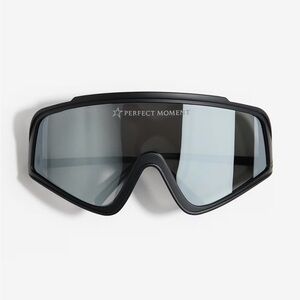 Perfect Moment for H&M ski glasses